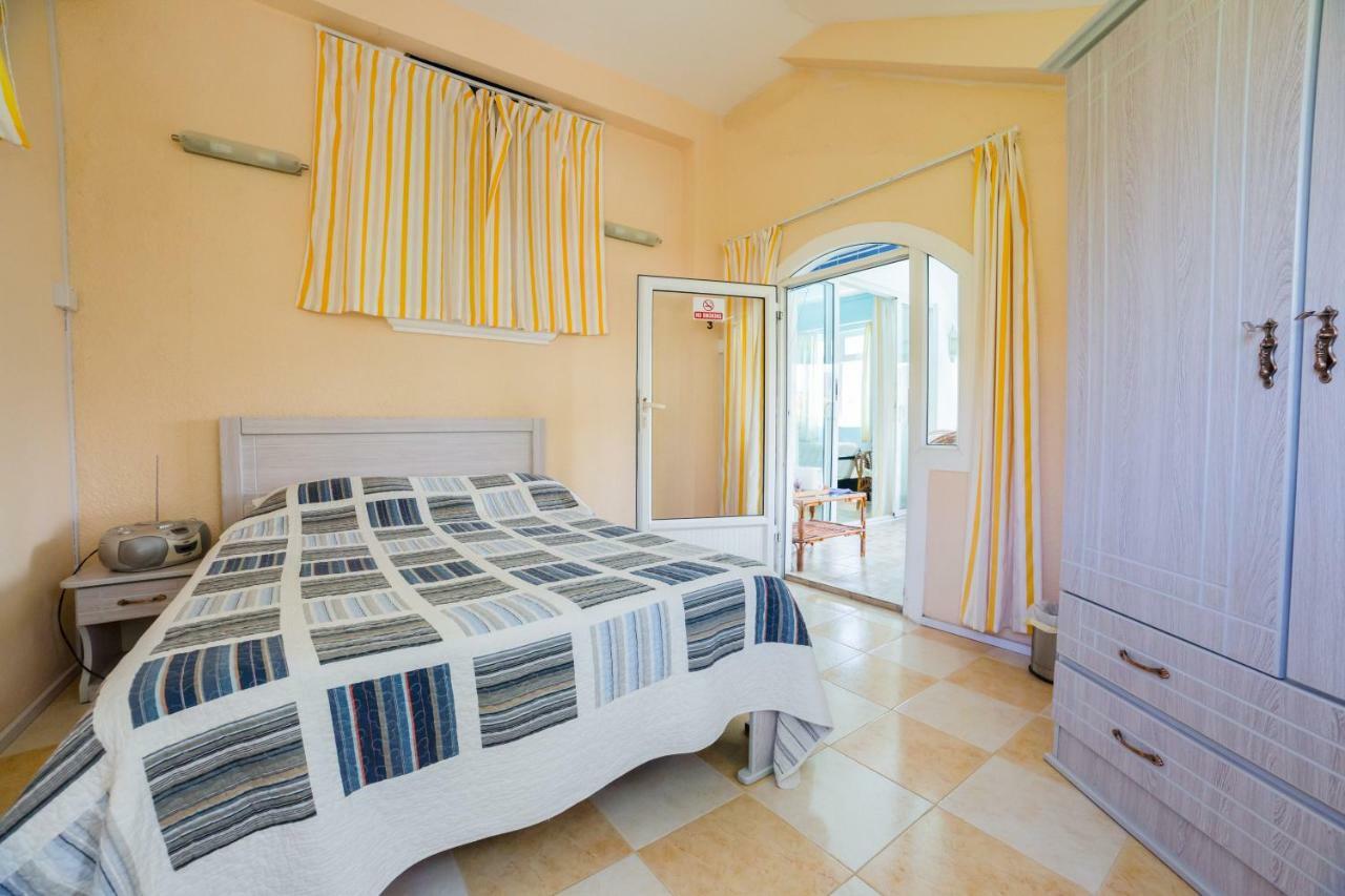 Villa Bella Charming Beachfront Guesthouse Blue Bay Exterior foto