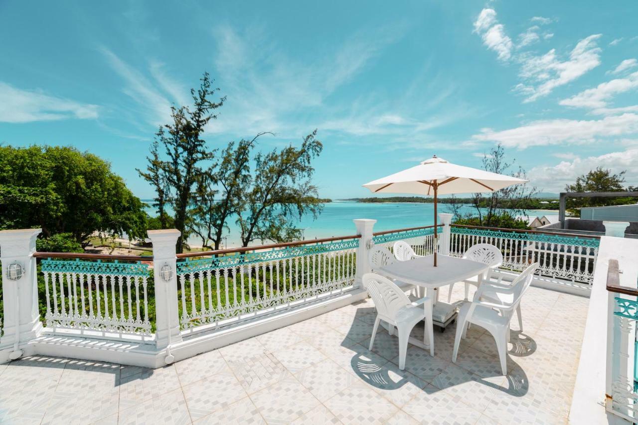 Villa Bella Charming Beachfront Guesthouse Blue Bay Exterior foto